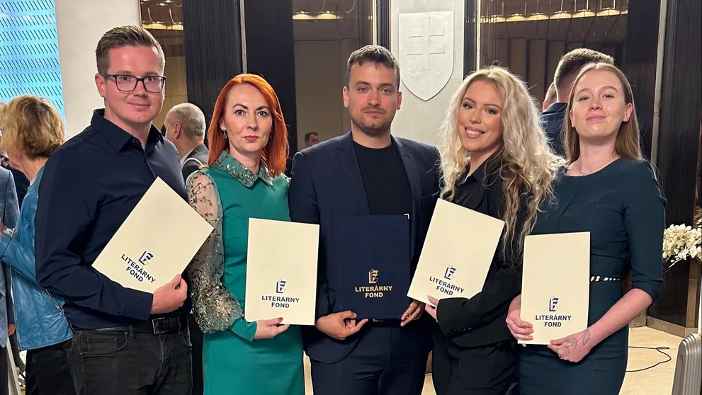 Redaktori Televíznych novín a portálu TVNOVINY.sk získali prestížne ocenenia Literárneho fondu