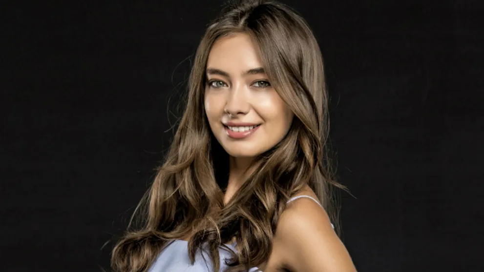 Nihan z Nekonečnej lásky: Ukázala sexy nohy v sieťovaných pančuchách!
