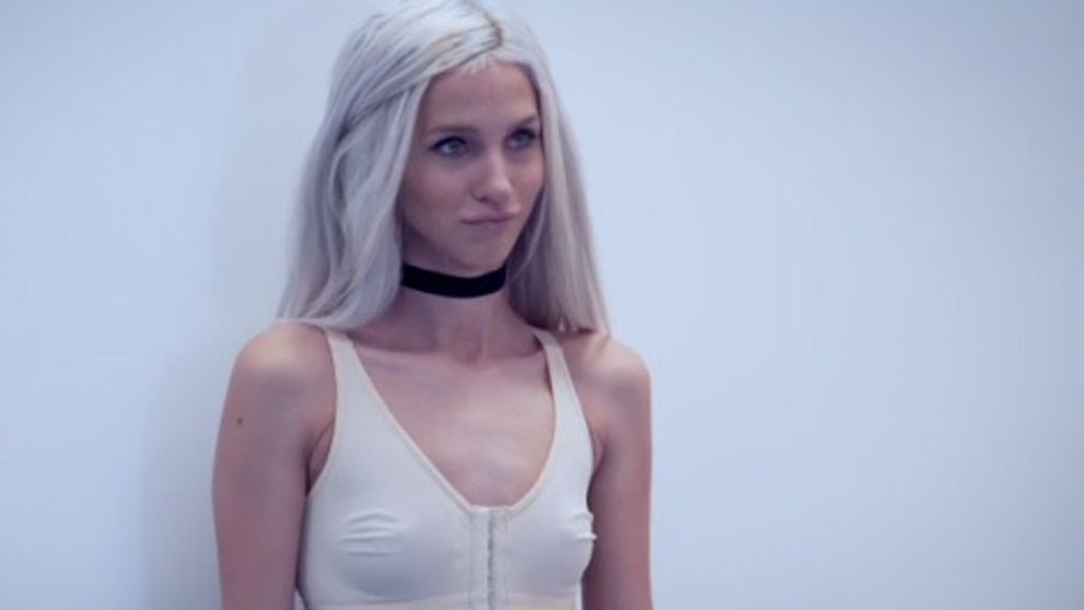 Video z operácie: Sexica z českého Ostrova si nechala zväčšiť prsia