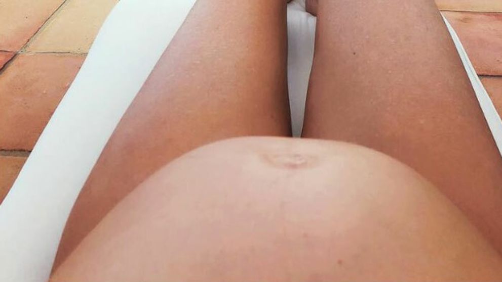 Ktorej slávnej herečke takto rastie bruško? Vtipný popis k fotke „zabila“