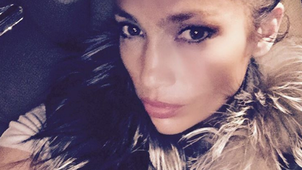 Ako to tá žena robí? Jennifer Lopez bez mejkapu ako bábika