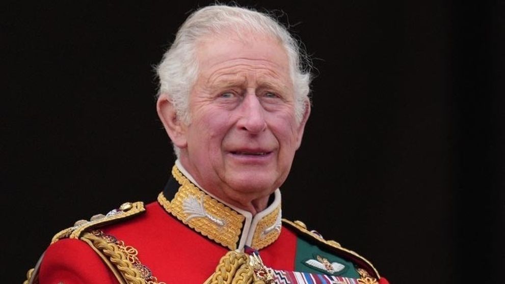 Kráľ Karol III. alebo kráľ Charles III.? Jednoznačné to nie je