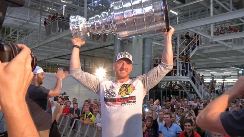 Stanley Cup je na Slovensku! Hossa potešil za hodinu viac ako tisíc fanúšikov