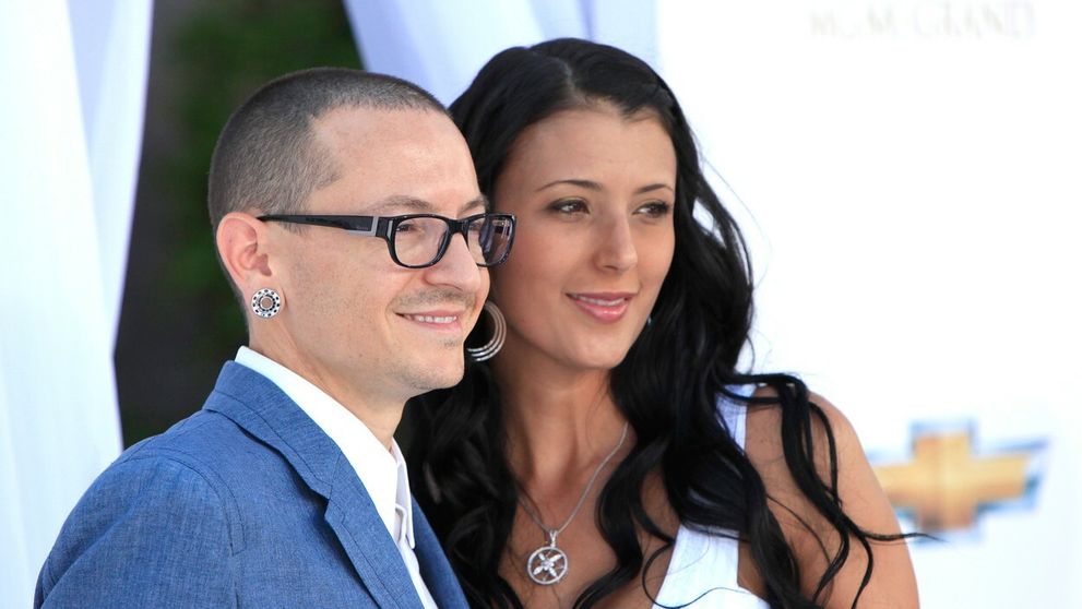 Manželka Chestera Benningtona prvýkrát prehovorila. Slová plné smútku a lásky
