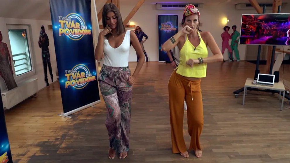 Jasmina ako sexy latino kráska. Zvodné vrtenie bokmi je len začiatok!