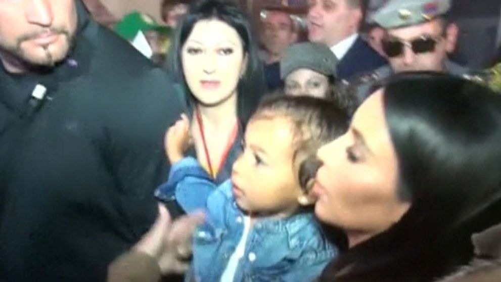 Kim Kardashian dostala od arménskeho kňaza poriadnu 