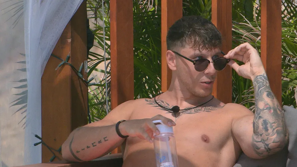 Najskôr jej pozrel do očí, potom to povedal. Mike prekvapil Dianu krásnymi plánmi
