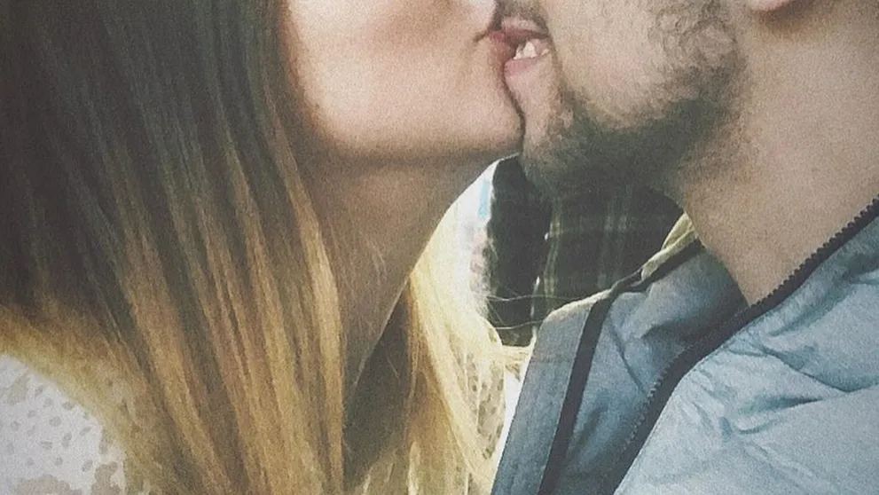 Škandalózny superstarista sa bude ženiť. Toto je jeho vyvolená