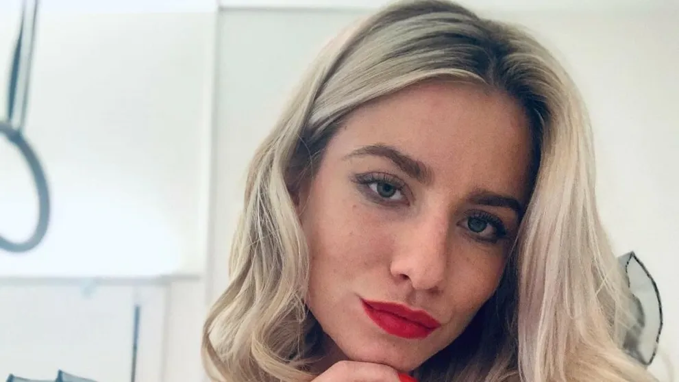Natália sa poriadne odviazala: Horúce bozky so ženou na párty!