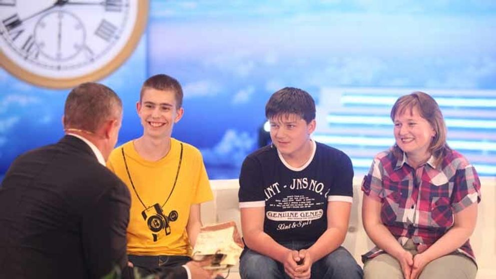 Život ako v psinci: Génius Daniel sa učí v zime a pri sviečkach!