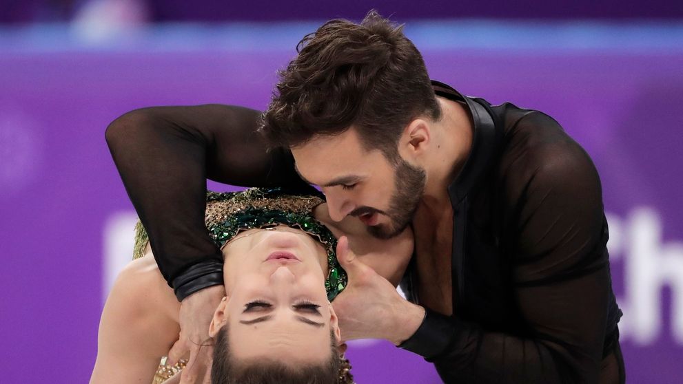 Nepríjemný problém so šatami. Krasokorčuliarka absolvovala jazdu s odhaleným prsníkom