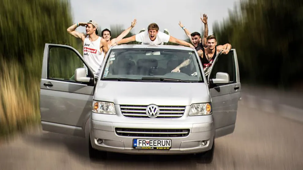 Sexy parkouristi zviditeľnili Slovensko! A seba zviditeľnia u nás v Teleráne! :)