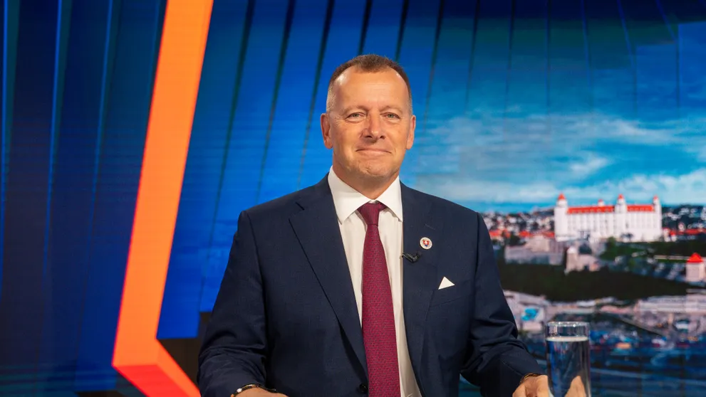 Boris Kollár má 16 detí. Najnovší prírastok splodil s o viac ako 30 rokov mladšou kráskou