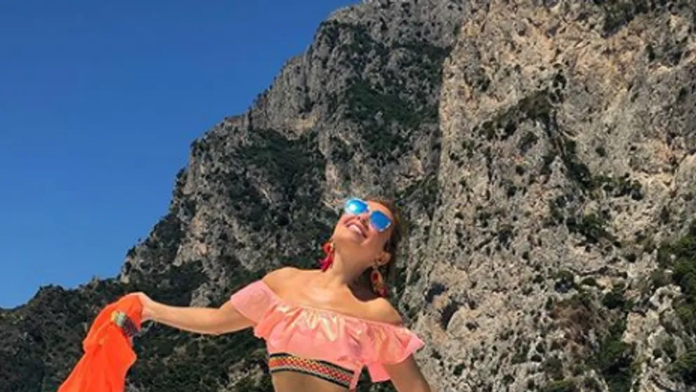 Rosalinda na fotke v bikinách. Kto by to bol povedal