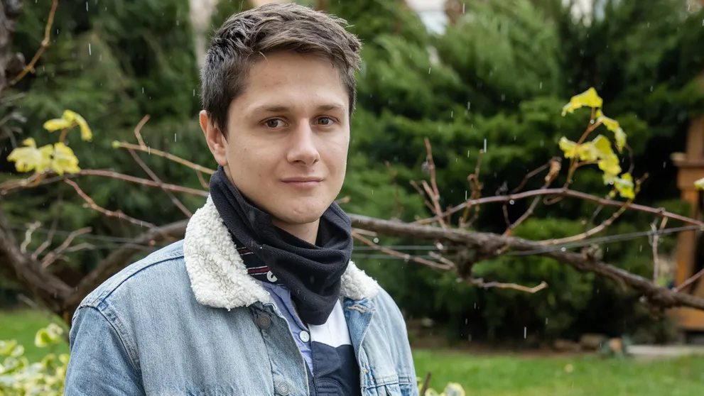 Seriálová hviezda ukázala, ako trávi čas doma: Hercovi robia spoločnosť sliepky!