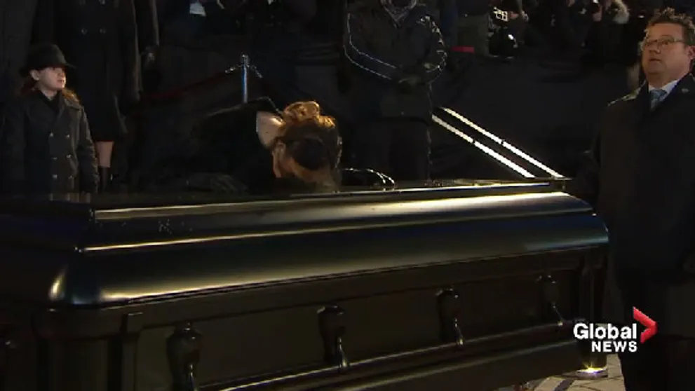 Pohreb manžela Celine Dion. Touto piesňou ho odprevadila na poslednej ceste