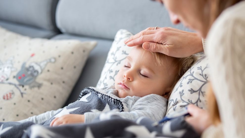 Chrípková sezóna u najmenších: ako dieťaťu pomôcť a zmierniť priebeh