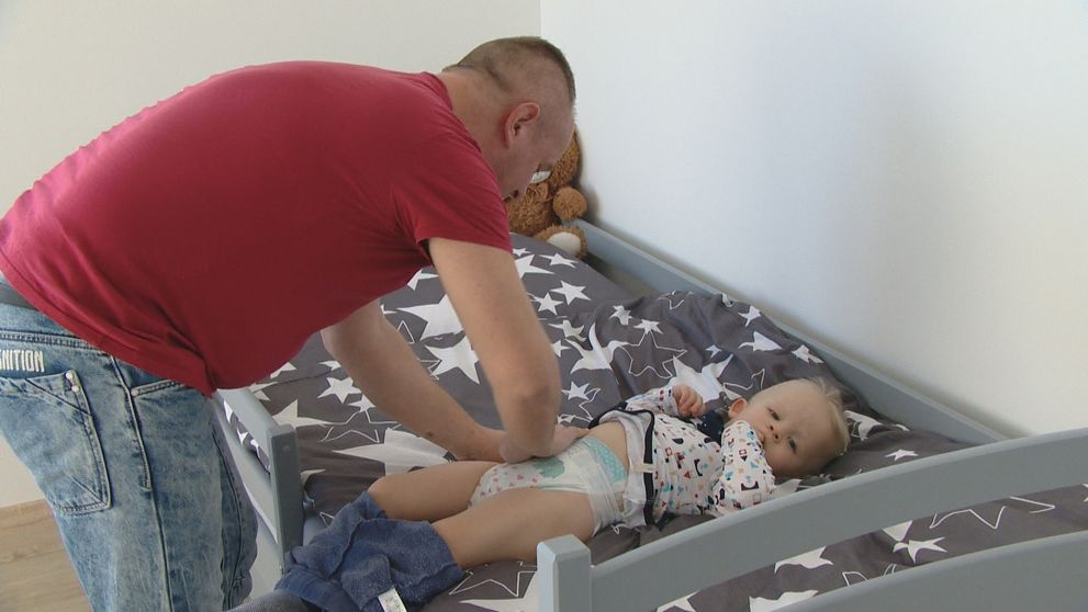 Podmienky, za ktorých môžu brať otcovia materské, sa možno budú meniť