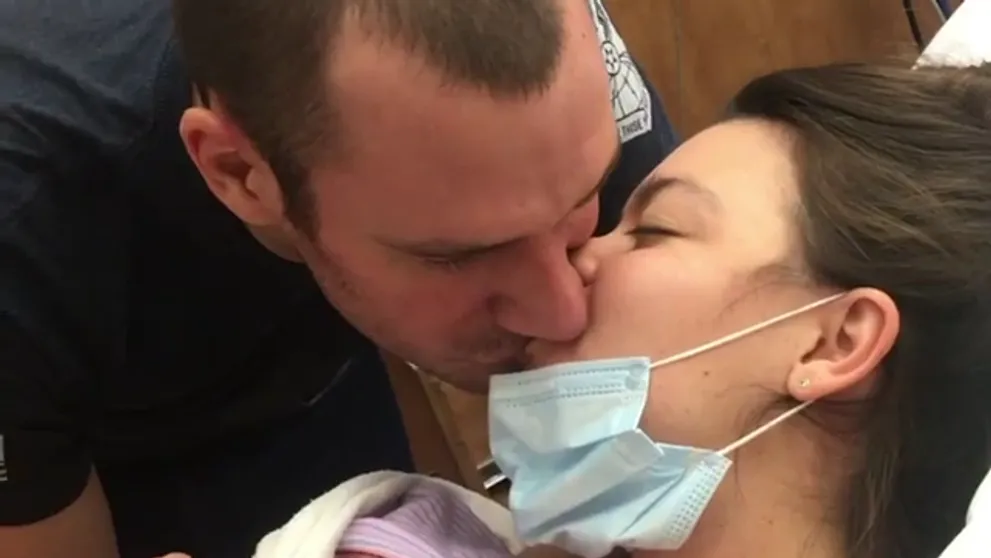 Najprv jedno bábätko a teraz dvojičky! Herečka z Harryho Pottera bude trojnásobná mama