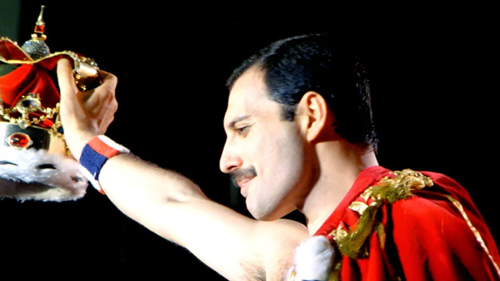 The show must go on! A fenomenálny Freddie Mercury opäť ožíva!