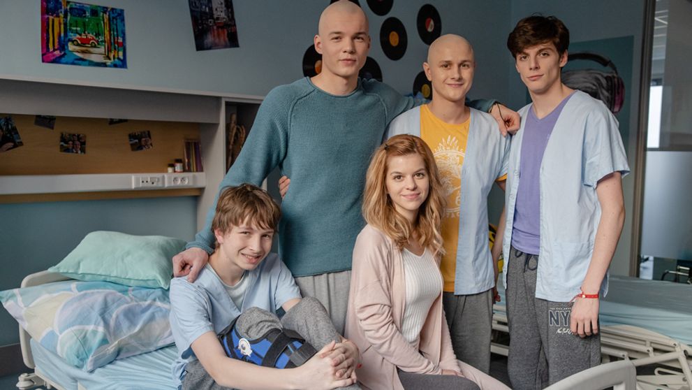 Prvé zábery zo seriálovej novinky! Červené pásky vás chytia za srdce