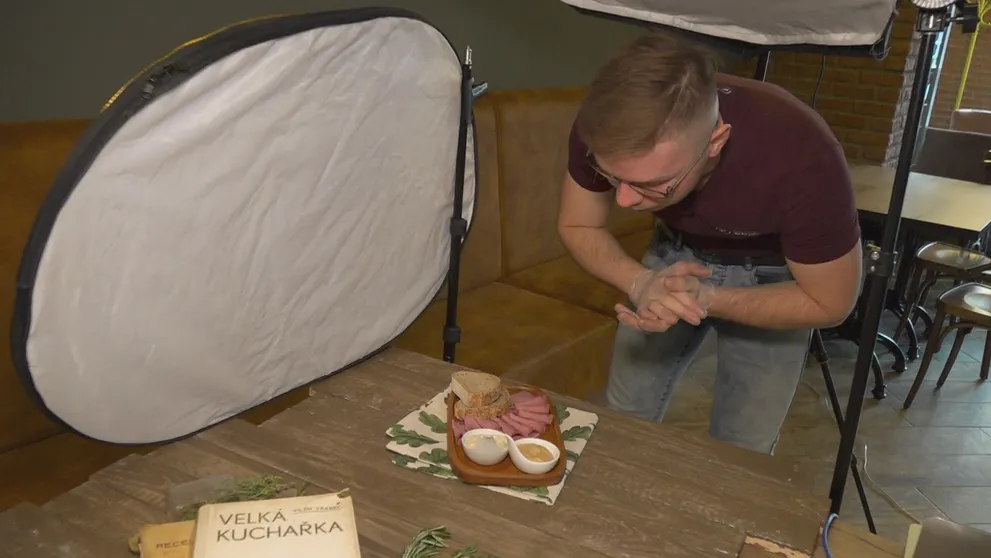 Telenovelová kráska zverejnila video zo zásnub: Prsteň dostala nahá na pláži