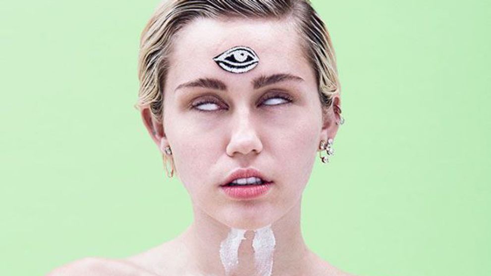 Najodpornejšie fotky Miley Cyrus! A zase je nahá
