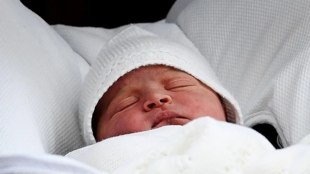 Ľudia porovnávajú kráľovských súrodencov. Na koho sa viac podobá malý princ?