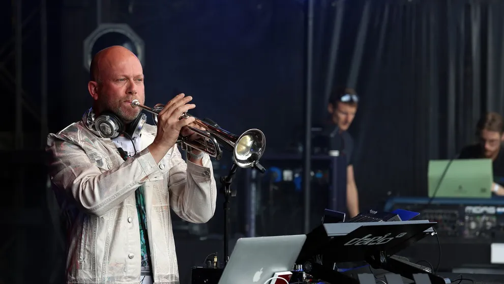 Svetoznámy DJ oznámil zdrvujúcu správu. Rakovina vo štvrtom štádiu