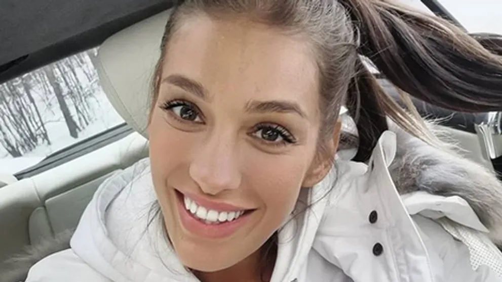 Najkrajšia fotka Jasminy a Rytmusa. S bábätkom im to náramne pristane