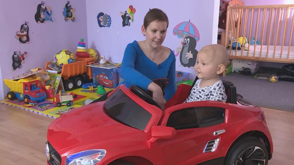 Mama s malým synčekom bojujú s rakovinou