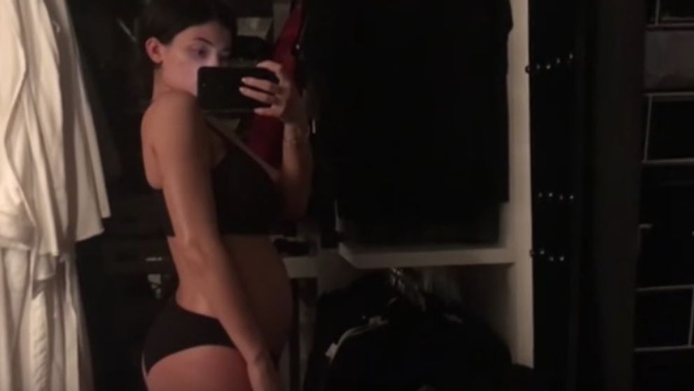 Tajomstvo je vonku! Kylie Jenner ukázala vo videu priebeh tehotenstva aj pôrod