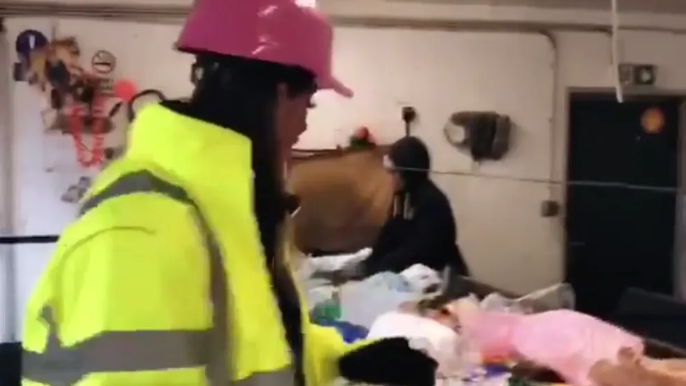 Zuzane Plačkovej robota nesmrdí. Hrabala sa v odpadkoch Bratislavčanov