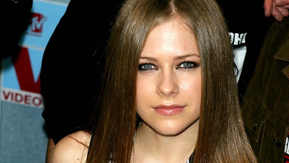 Pomohol jej plastický chirurg? Avril Lavigne nechtiac ukázala bradavky v pozore