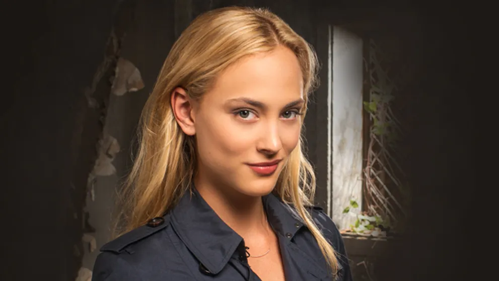 Nora Arnezeder: Kráska, ktorá sa vám dostane pod kožu