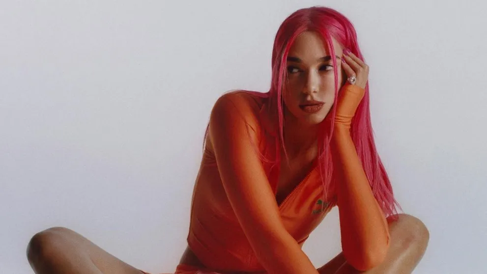 Nové vlasy, nový chlap? Dua Lipa radikálne zmenila imidž