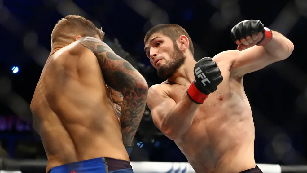 Neporaziteľný Nurmagomedov venoval triumf zosnulému otcovi a ukončil kariéru