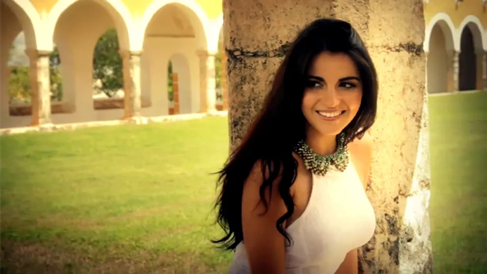 Maite Perroni je v novom klipe neskutočne sexy!