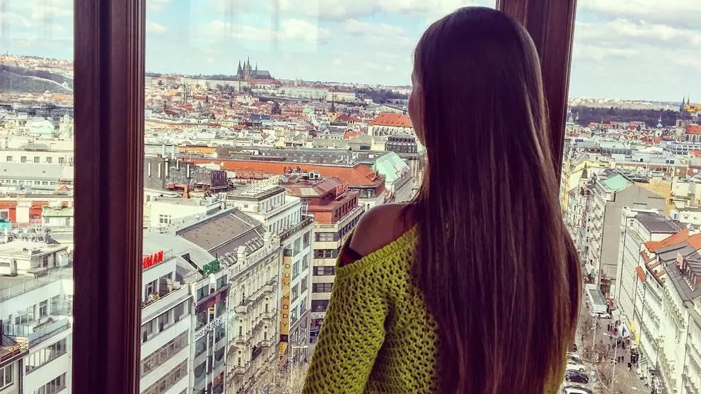 Zdá sa vám jej tvár povedomá? Poznáte ju z úspešného seriálu!