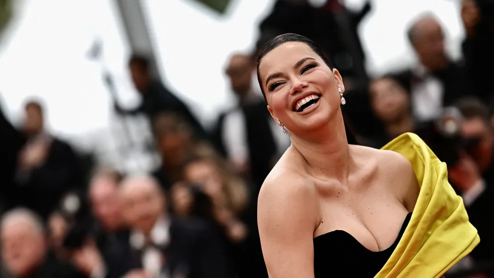 Adriana Lima sa ukázala na filmovej premiére. Fanúšikovia zostali zhrození