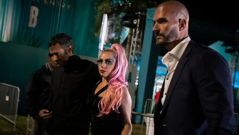 Lady Gaga je zaľúbená. Identita jej nového priateľa odhalená