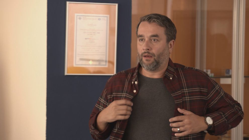 Marek pristihol šéfa v intímnej chvíli s milenkou