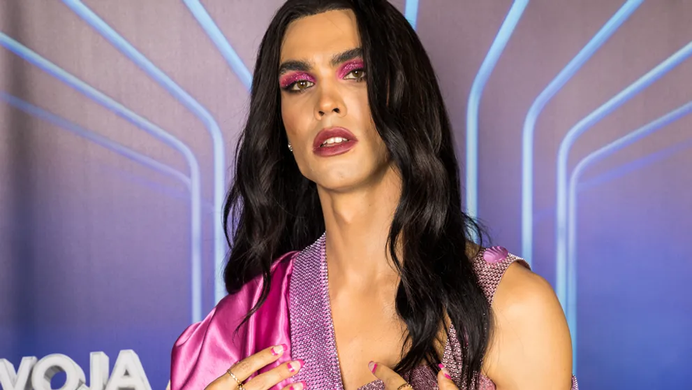 Pavlovčin ako sexy Dua Lipa. Postavu v kostýme mu môžu závidieť aj ženy