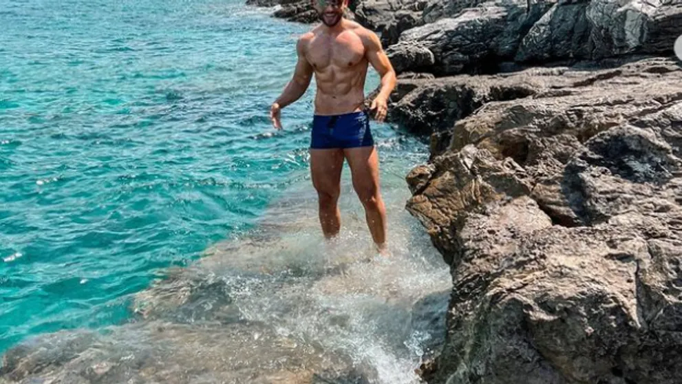 Sexy fotky markizáka: Na jeho bruchu by sa dal strúhať syr