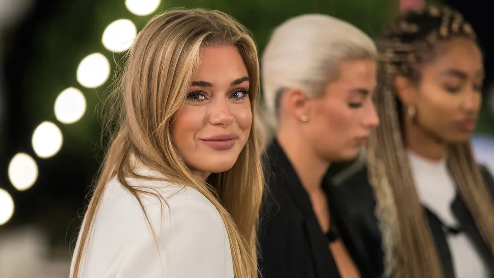 Sexy Viviane na fotkách hore bez aj s krásnou kamarátkou. Takto dráždi mužov