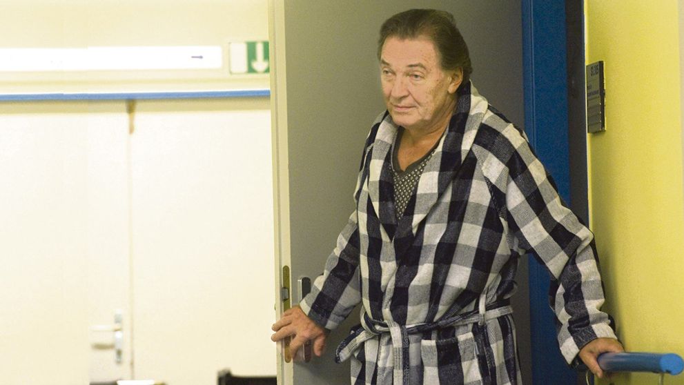 Strach o maestra. Karla Gotta museli znovu hospitalizovať