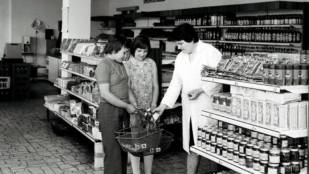 Čo sme v skutočnosti jedli pred rokom 1989? Z diaľky to voňalo, neboli potrebné žiadne farbivá