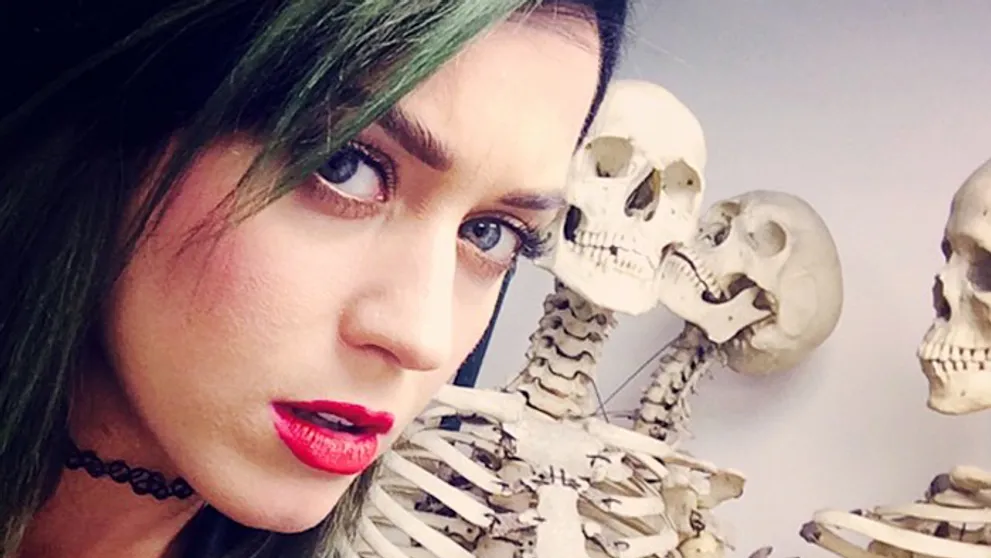 Katy Perry: Spoznajte príbeh a tajomstvá hviezdnej speváčky!