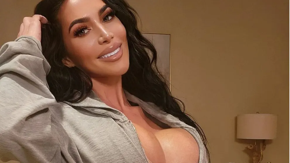 Dvojníčka Kim Kardashian náhle zomrela: Len pár hodín po plastike