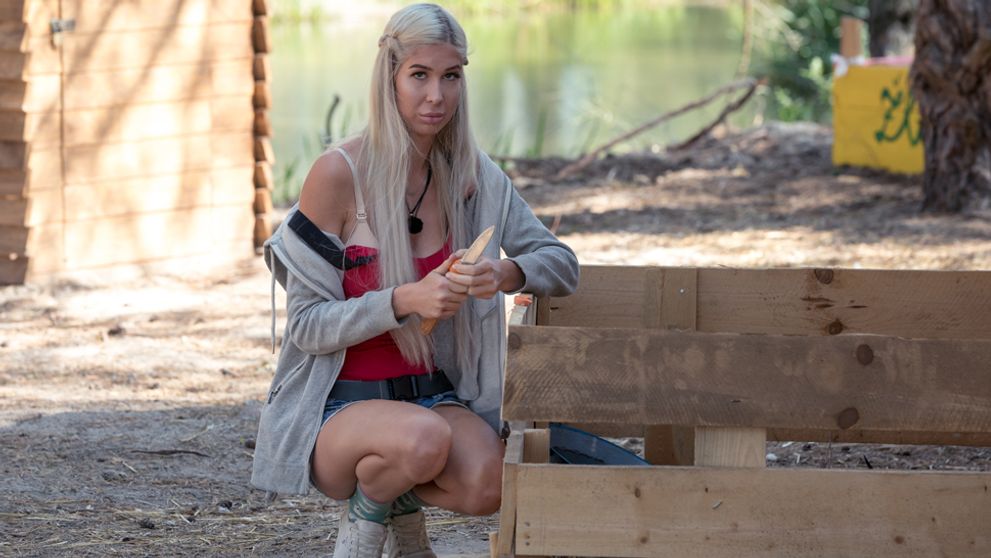 Karin z Farmy ako tmavovláska. To bola ale sexy dračica